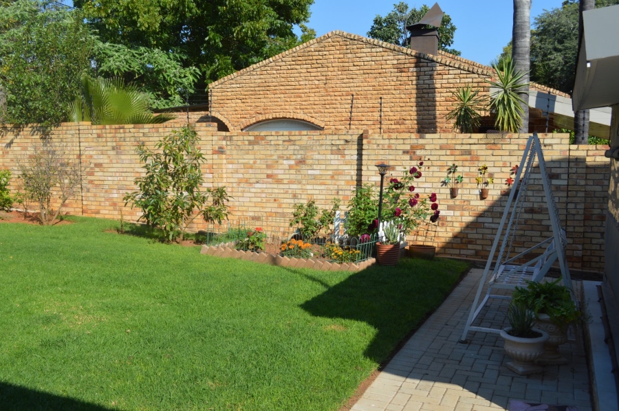 5 Bedroom Property for Sale in Wilkoppies North West